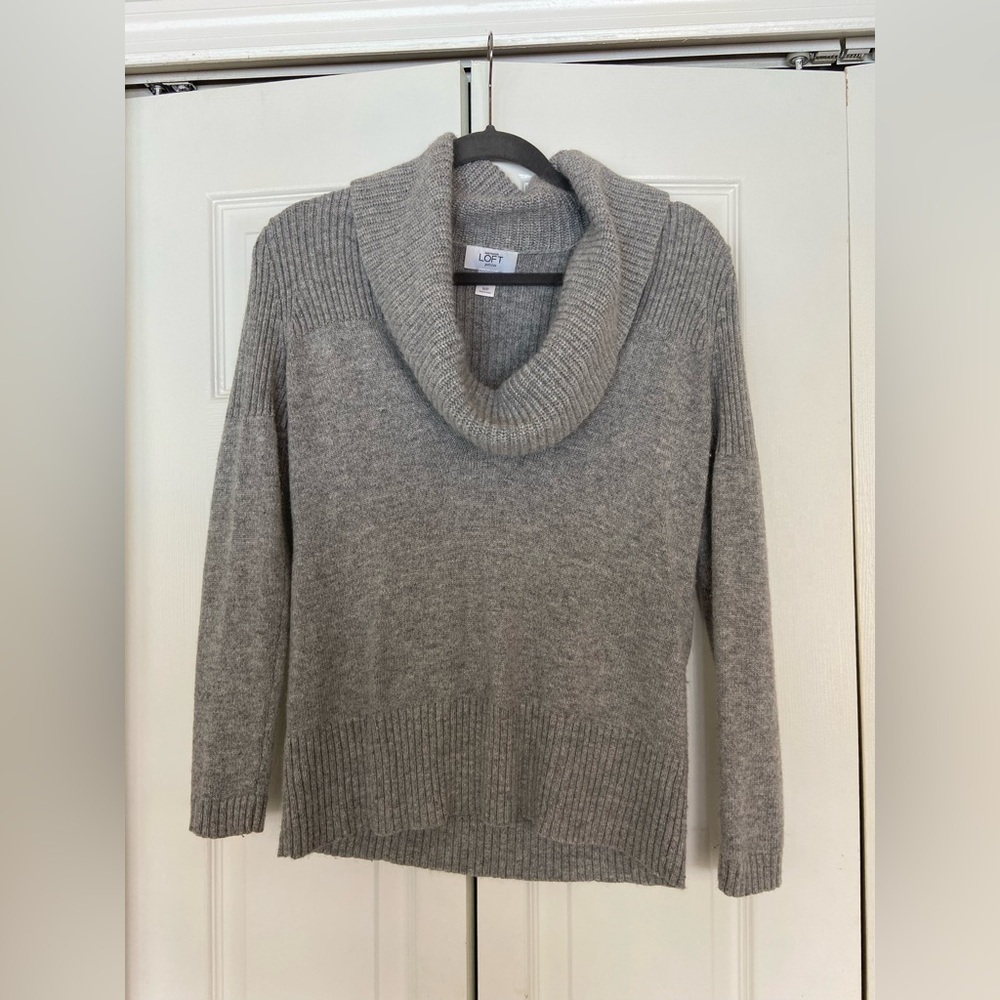 Ann Taylor LOFT Petites Cowl Neck Sweater Gray M Long Sleeve Pullover